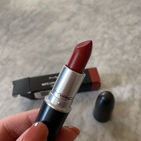 MAC Matte Lipstick - 602 Chili - Picture 7 of 10